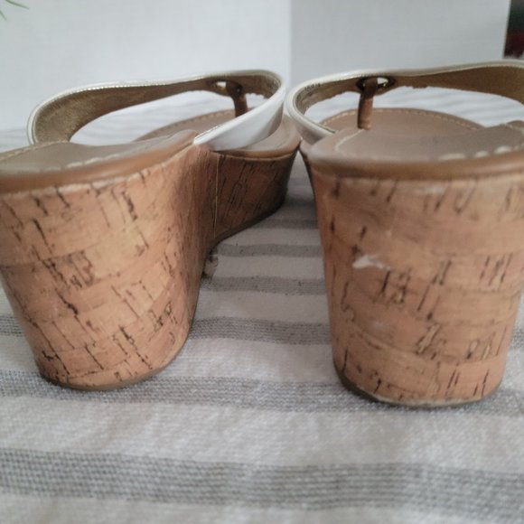 American Eagle White Patent Thong Wedges - Picture 3 of 10